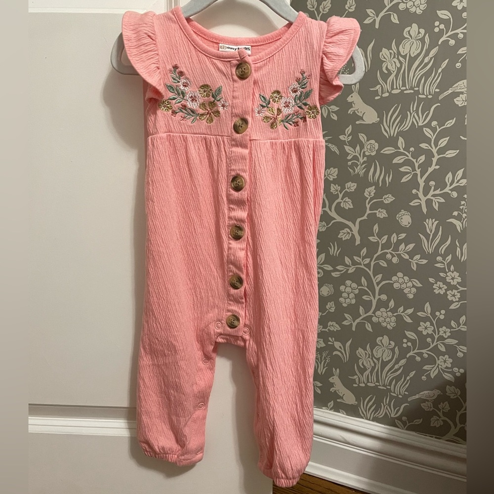 NEVER WORN Daisy Fuentes Romper (12M)